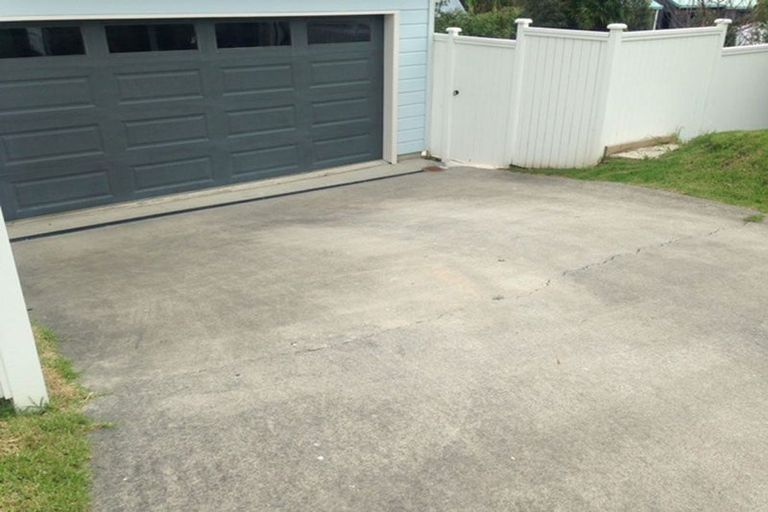 Photo of property in 1/2 Merwood Lane, Devonport, Auckland, 0624