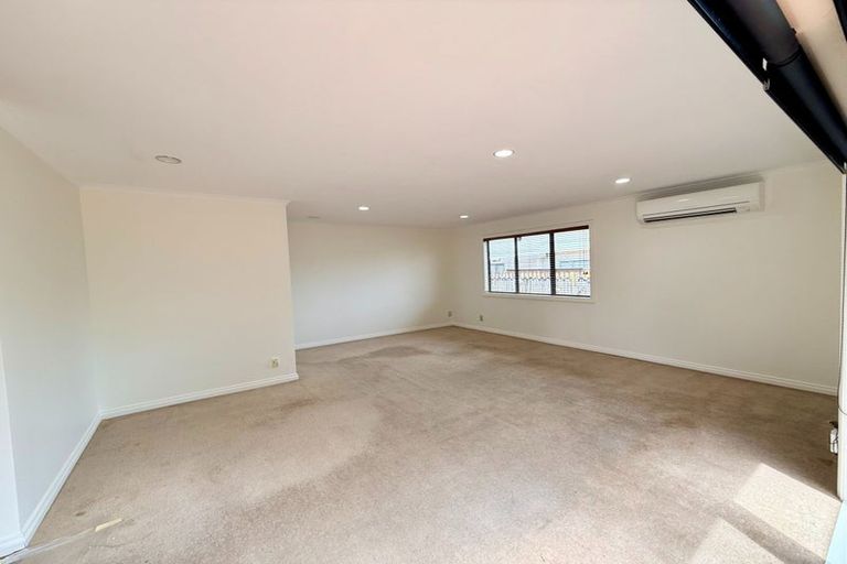 Photo of property in 1/37 Mcleod Road, Weymouth, Auckland, 2103