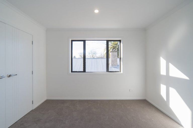 Photo of property in 2/4 Marama Street, Castor Bay, Auckland, 0620