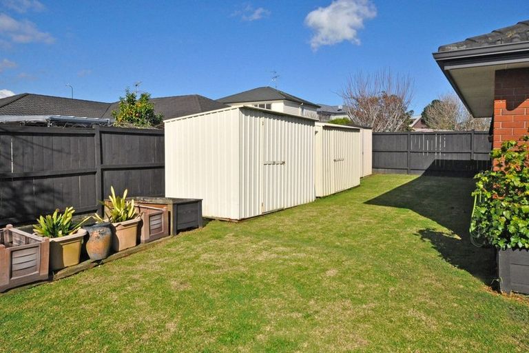 Photo of property in 219 Carnoustie Drive, Wattle Downs, Auckland, 2103
