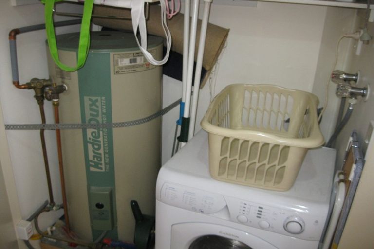 Photo of property in Terrace Tower Apartments, 8c/126 The Terrace, Wellington Central, Wellington, 6011