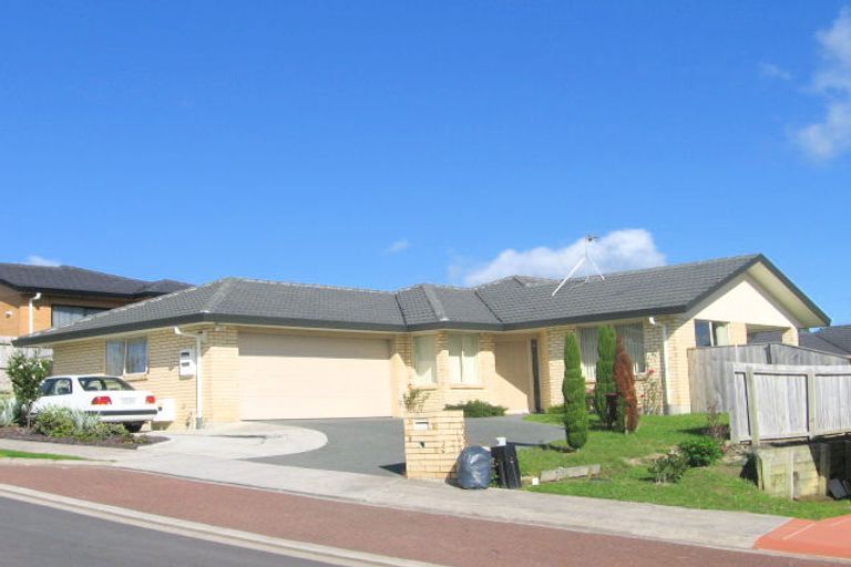 Photo of property in 8 Parkcrest Drive, Henderson, Auckland, 0612