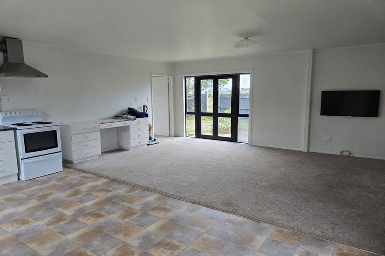 Photo of property in 42 Rutherford Drive, Waikanae Beach, Waikanae, 5036