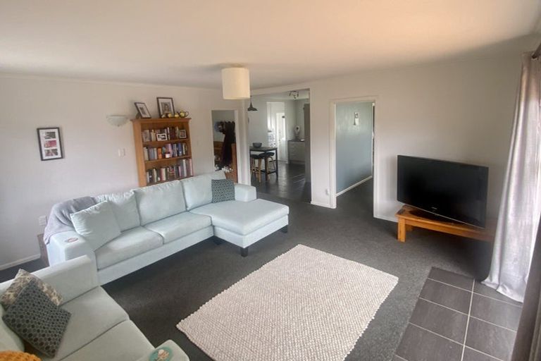 Photo of property in 73a Awaroa Road, Helensville, 0800