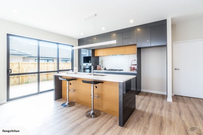 Photo of property in 4 Ropere Street, Kumeu, 0810