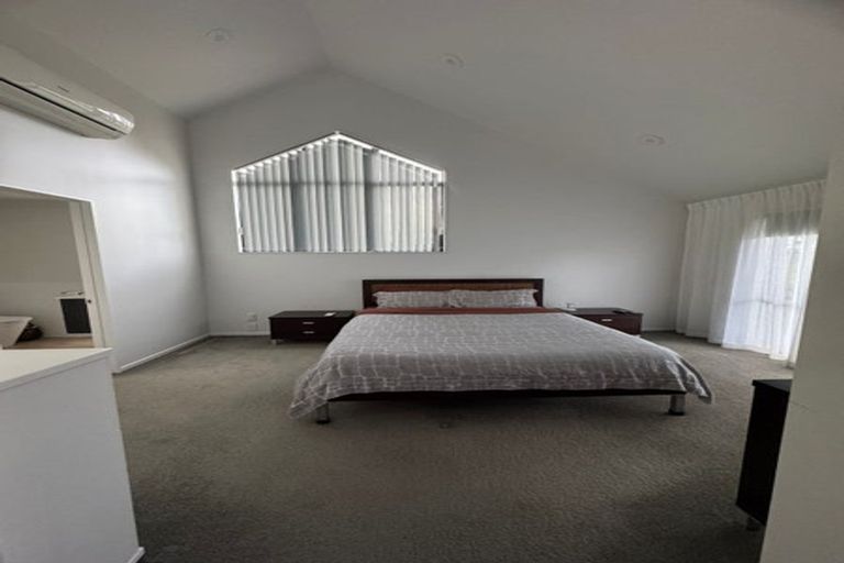 Photo of property in 80 View Ridge Drive, Ranui, Auckland, 0612