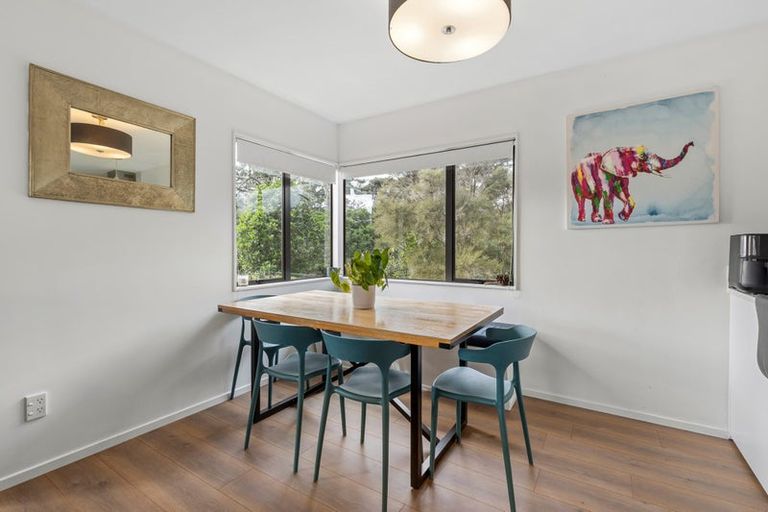 Photo of property in 16 Monkton Close, Greenhithe, Auckland, 0632