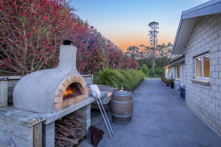 Photo of property in 163e West Road, Kaukapakapa, 0873