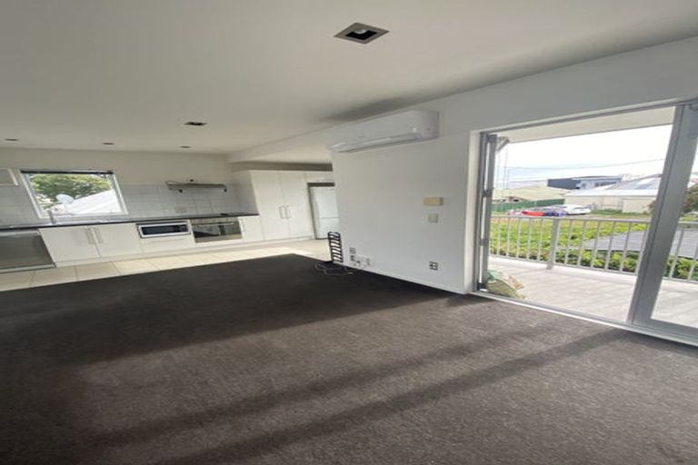 Photo of property in 4/6 Defoe Place, Waltham, Christchurch, 8023
