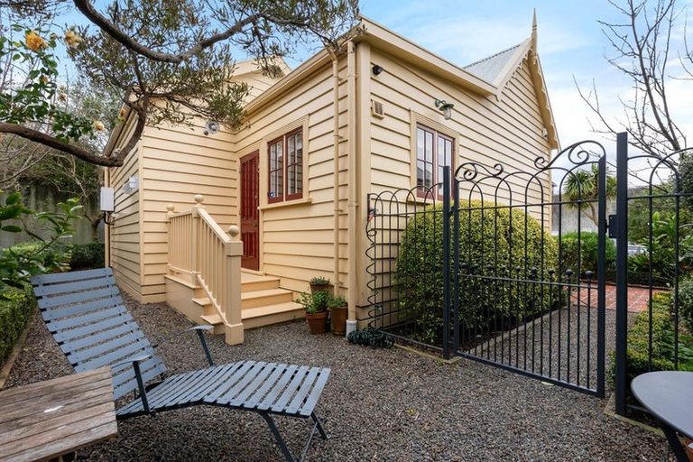 Photo of property in 9 Tonks Grove, Te Aro, Wellington, 6011