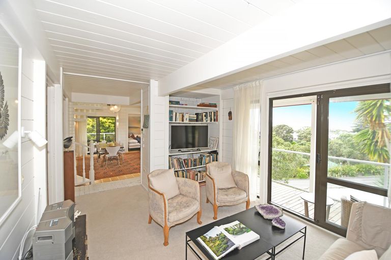 Photo of property in 47 Grand View Road, Leigh, 0985