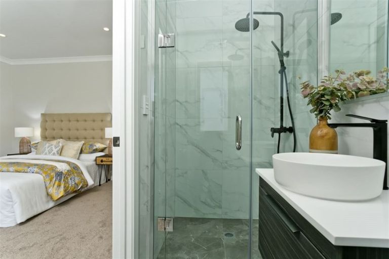 Photo of property in 47 Symes Drive, Red Beach, 0932