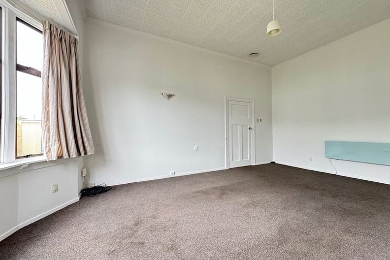 Photo of property in 173 Onepu Road, Lyall Bay, Wellington, 6022