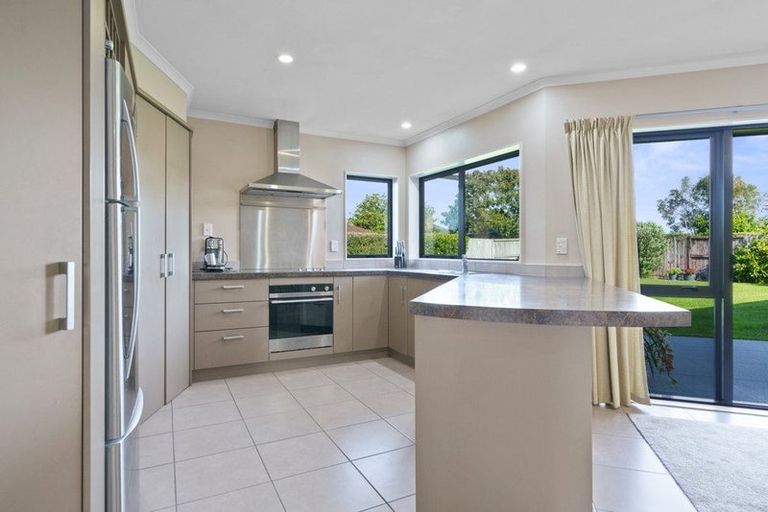 Photo of property in 26 Madison Street, Cambridge, 3434