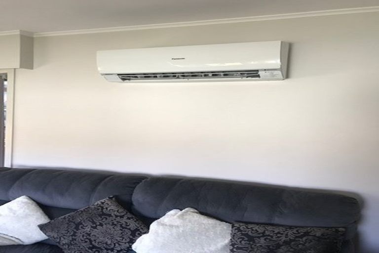 Photo of property in 145 Hutchinsons Road, Bucklands Beach, Auckland, 2014