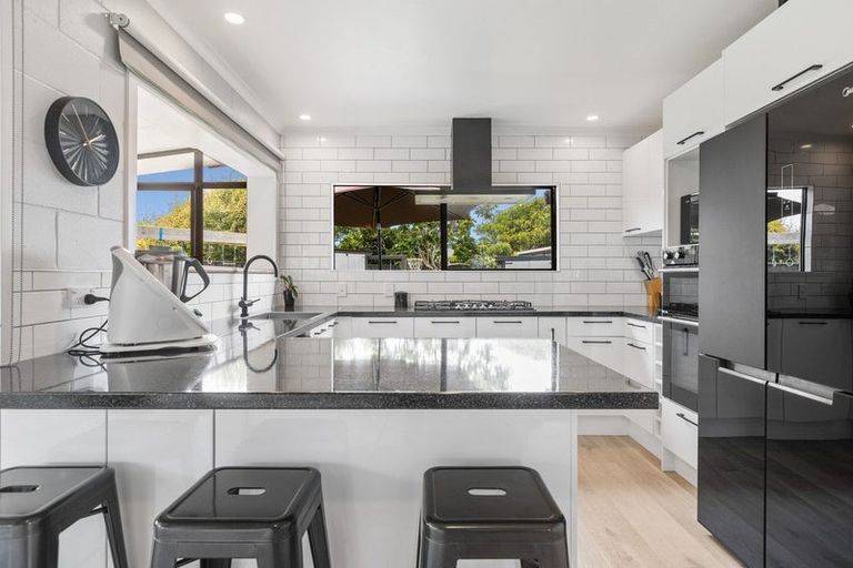 Photo of property in 22 Villa Place, Bell Block, New Plymouth, 4312