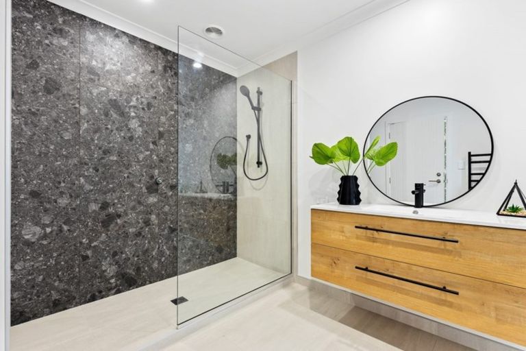 Photo of property in 4 Roys Street, Marshland, Christchurch, 8083