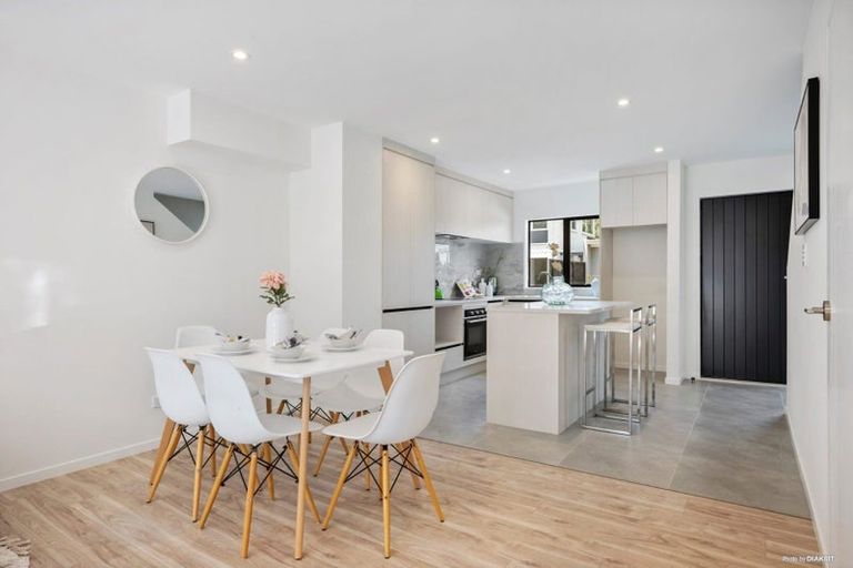 Photo of property in 4/9 Smiths Avenue, Papakura, 2110