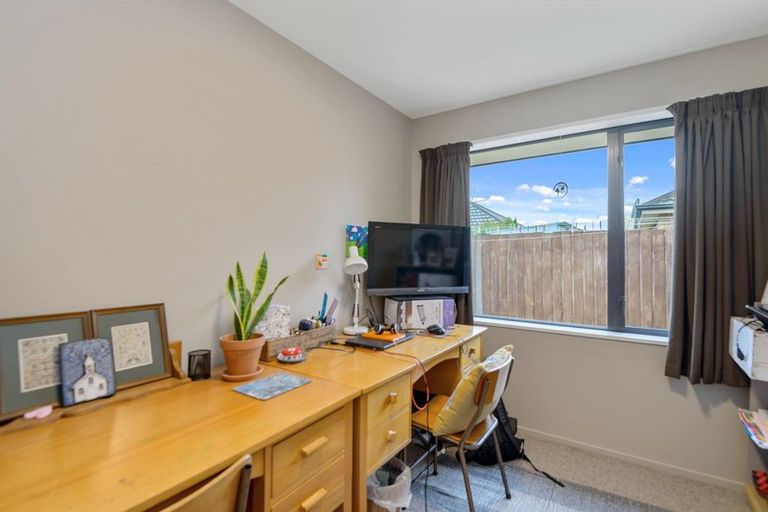 Photo of property in 19 Pohutukawa Crescent, Parklands, Christchurch, 8083