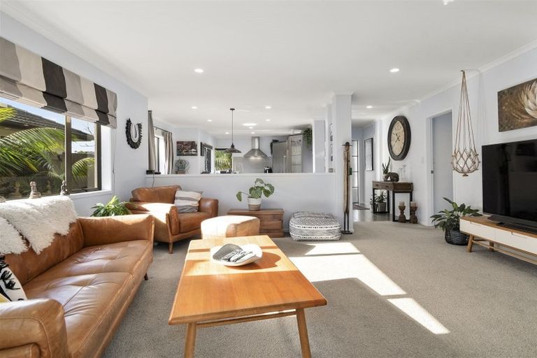 Photo of property in 6 Tomika Crescent, Papamoa Beach, Papamoa, 3118