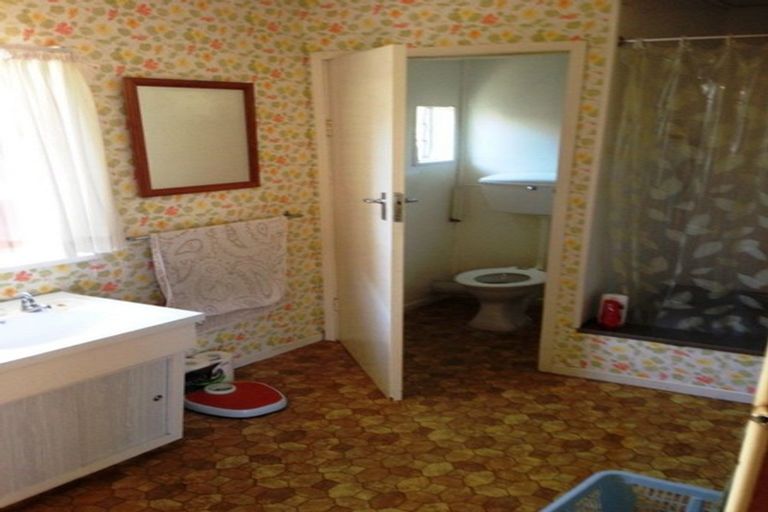 Photo of property in 35 Cedar Drive, Kelvin Heights, Queenstown, 9300