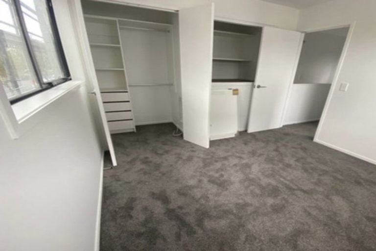 Photo of property in 1/22 Yeovil Road, Te Atatu Peninsula, Auckland, 0610