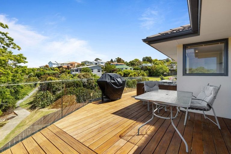 Photo of property in 34 Kotanui Avenue, Army Bay, Whangaparaoa, 0930