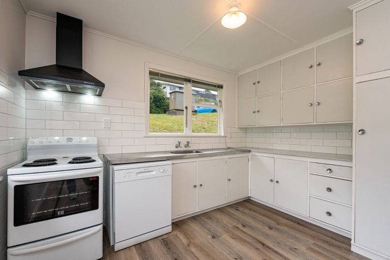 Photo of property in 80 Dowse Drive, Maungaraki, Lower Hutt, 5010