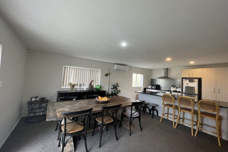 Photo of property in 22 Popokatea Drive, Takanini, 2112