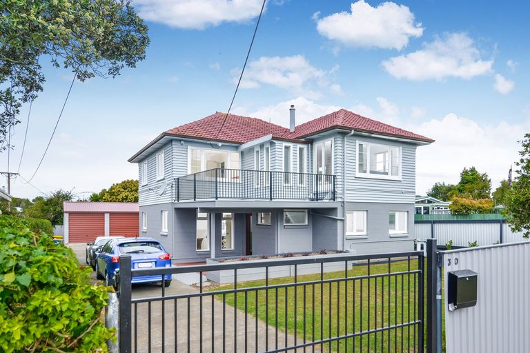 Photo of property in 30 Woodglen Road, Glen Eden, Auckland, 0602