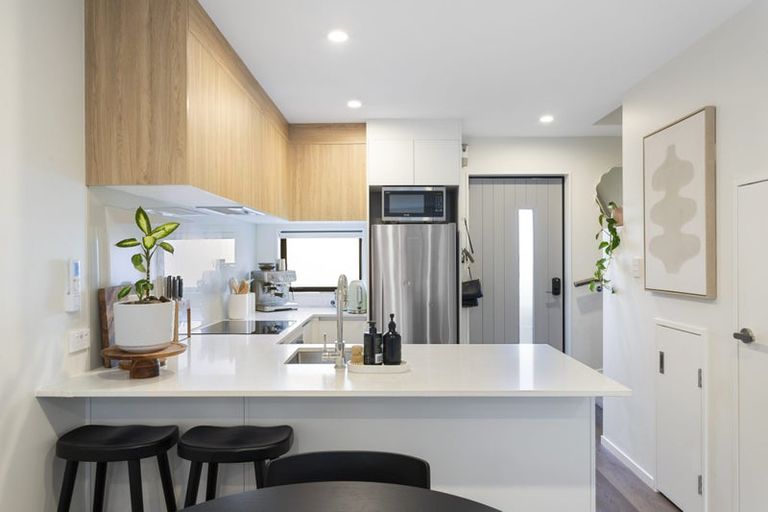 Photo of property in 22 Hoopers Road, Glen Eden, Auckland, 0602