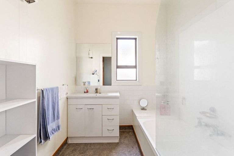 Photo of property in 7 Athol Place, Ravensbourne, Dunedin, 9022