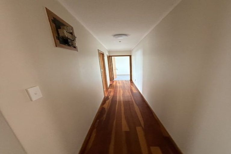 Photo of property in 26 Riverpark Crescent, Henderson, Auckland, 0610