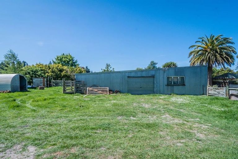 Photo of property in 72 Timaru Road, Waimate, 7924