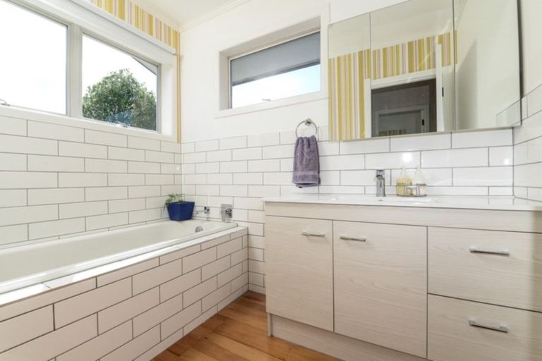 Photo of property in 145 Victoria Street, Cambridge, 3434
