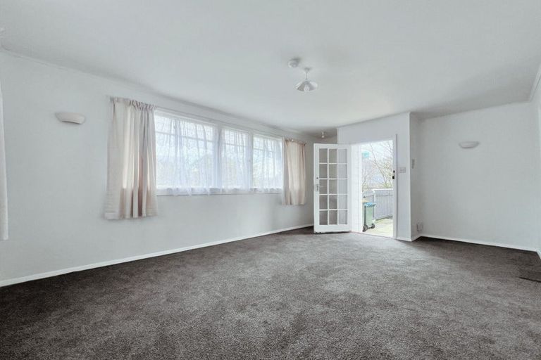 Photo of property in 1 Titahi Bay Road, Porirua City Centre, Porirua, 5022