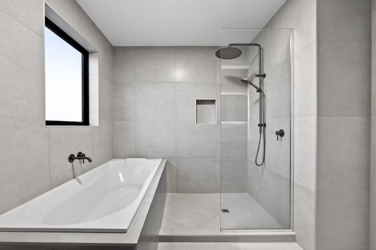 Photo of property in 27 Jandell Crescent, Bucklands Beach, Auckland, 2014