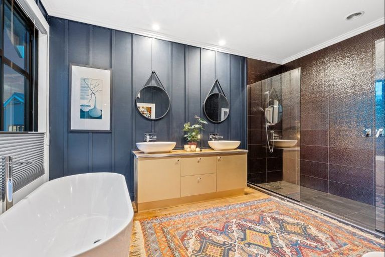 Photo of property in 2 Tamahunga Drive, Matakana, Warkworth, 0985