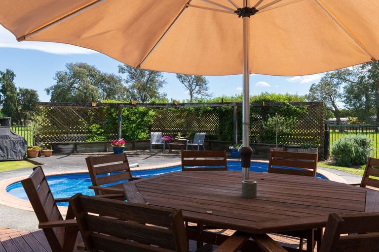 Photo of property in 33 Caesar Road, Ormond, Gisborne, 4071