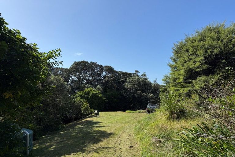 Photo of property in 28 Gray Avenue, Kuaotunu West, Whitianga, 3592