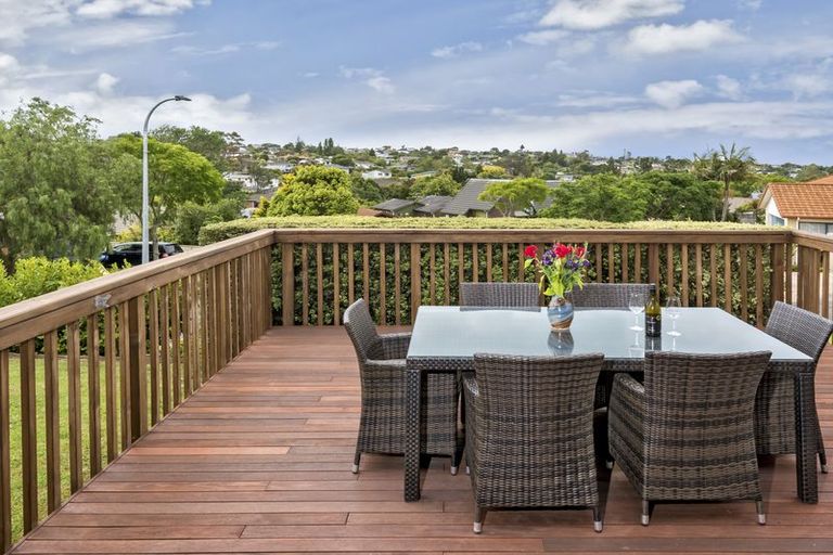 Photo of property in 12 Aries Place, Shelly Park, Auckland, 2014