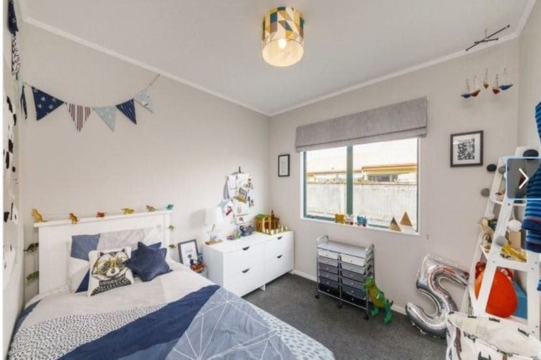 Photo of property in 102 Roberts Line, Kelvin Grove, Palmerston North, 4414