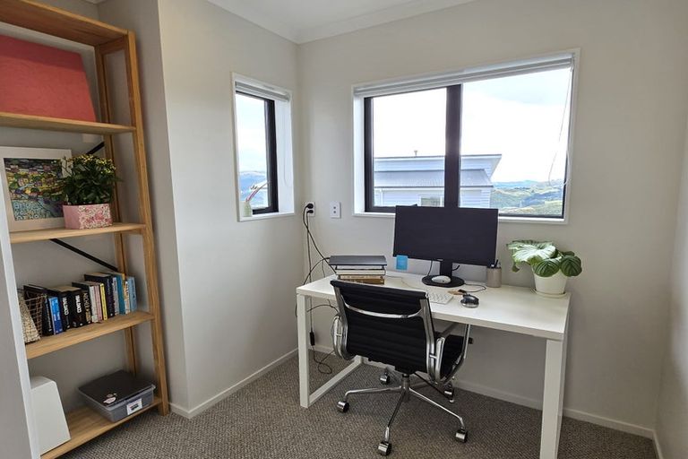 Photo of property in 1 Saba Way, Grenada Village, Wellington, 6037