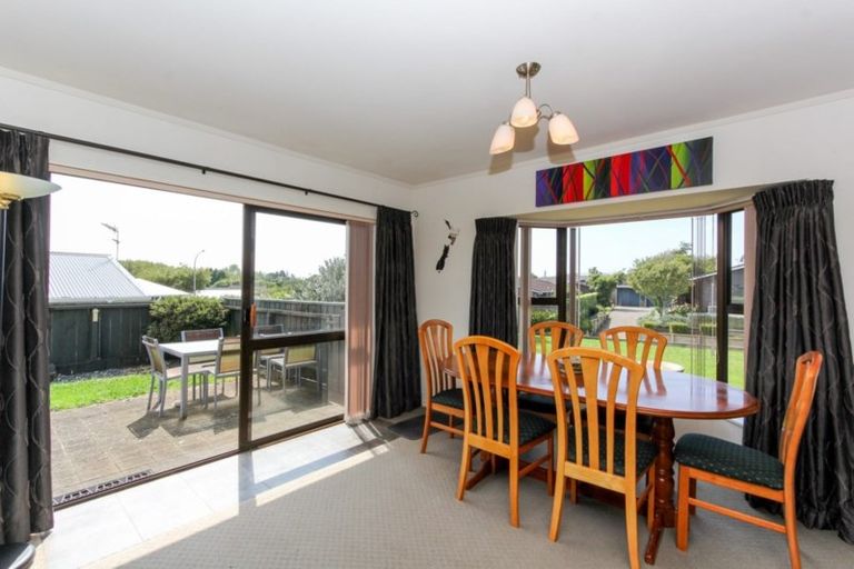 Photo of property in 4 Ash Place, Whalers Gate, New Plymouth, 4310