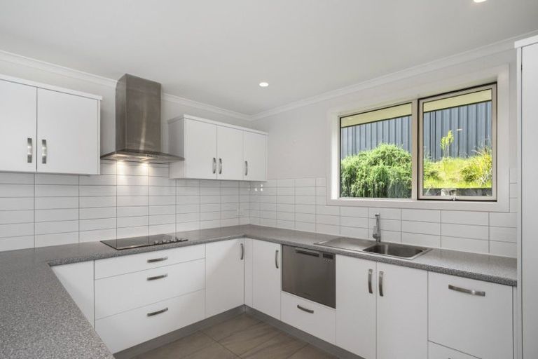 Photo of property in Waterview Estate, 84/4 Greystone Place, Omokoroa, 3114