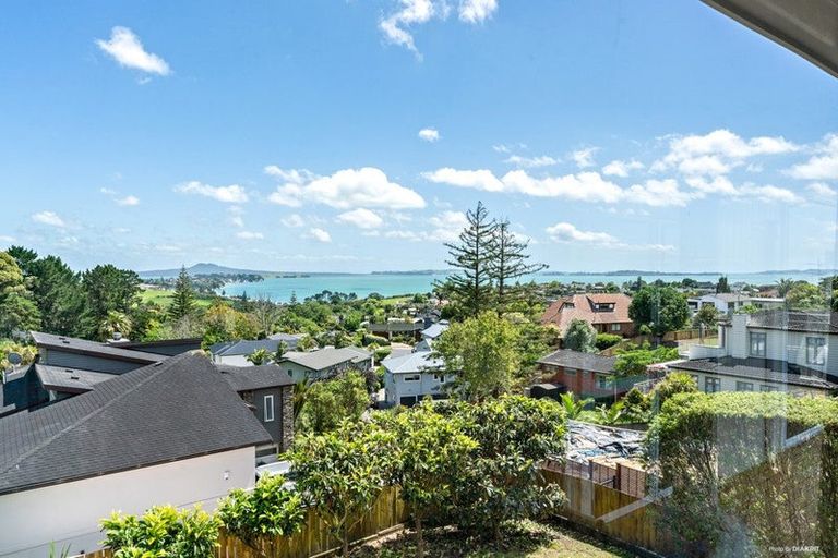 Photo of property in 112 Bleakhouse Road, Mellons Bay, Auckland, 2014