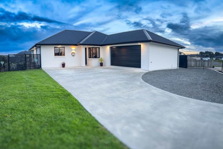 Photo of property in 21 George Street, Bulls, 4818