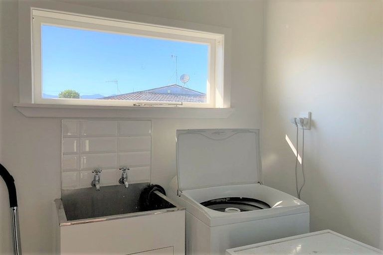 Photo of property in 8 Windsor Place, Levin, 5510