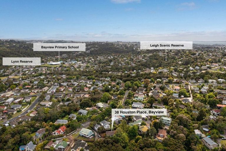 Photo of property in 38 Houston Place, Bayview, Auckland, 0629