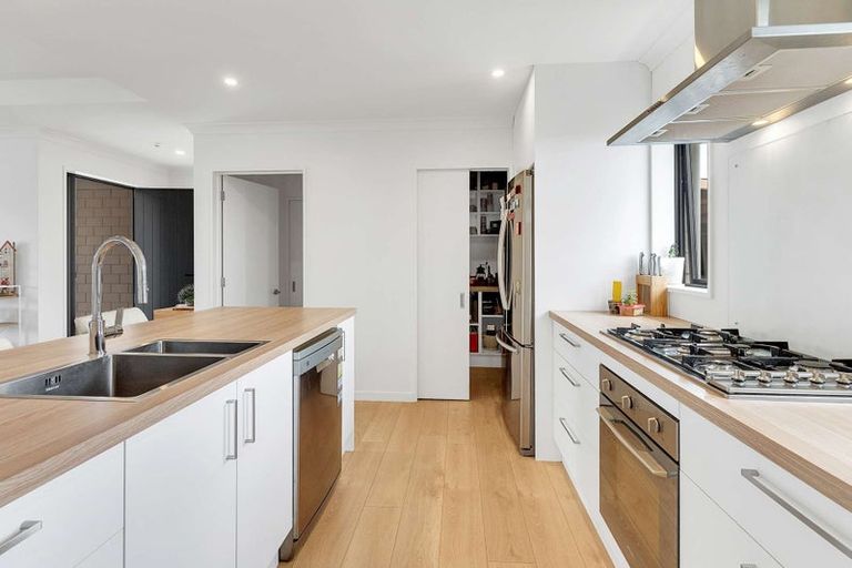 Photo of property in 8 Owen Drive, Darfield, 7510